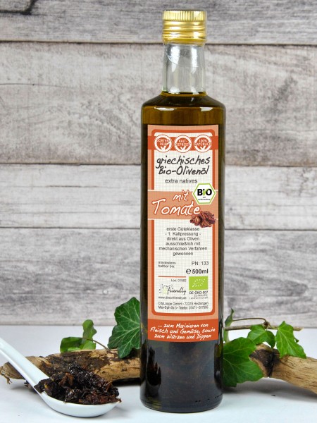 Extra natives Bio Olivenöl mit getrockneten Tomaten