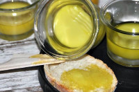 gefrostetes Olivenöl - ein raffinierter Brotaufstrich!