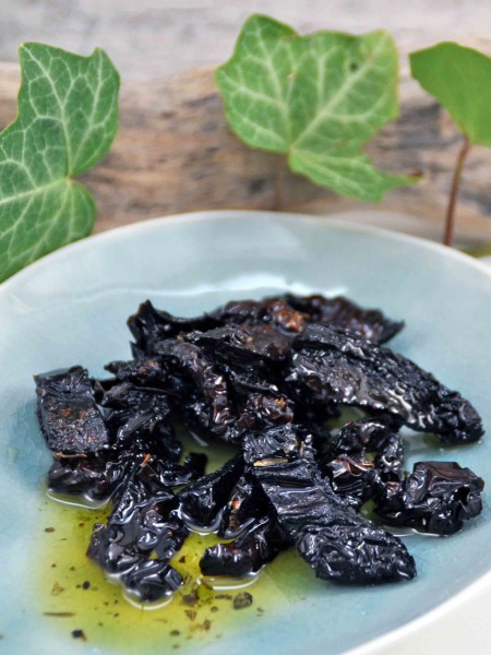 Getrocknete Bio Tomatenstreifen in Olivenöl mit Kräutern